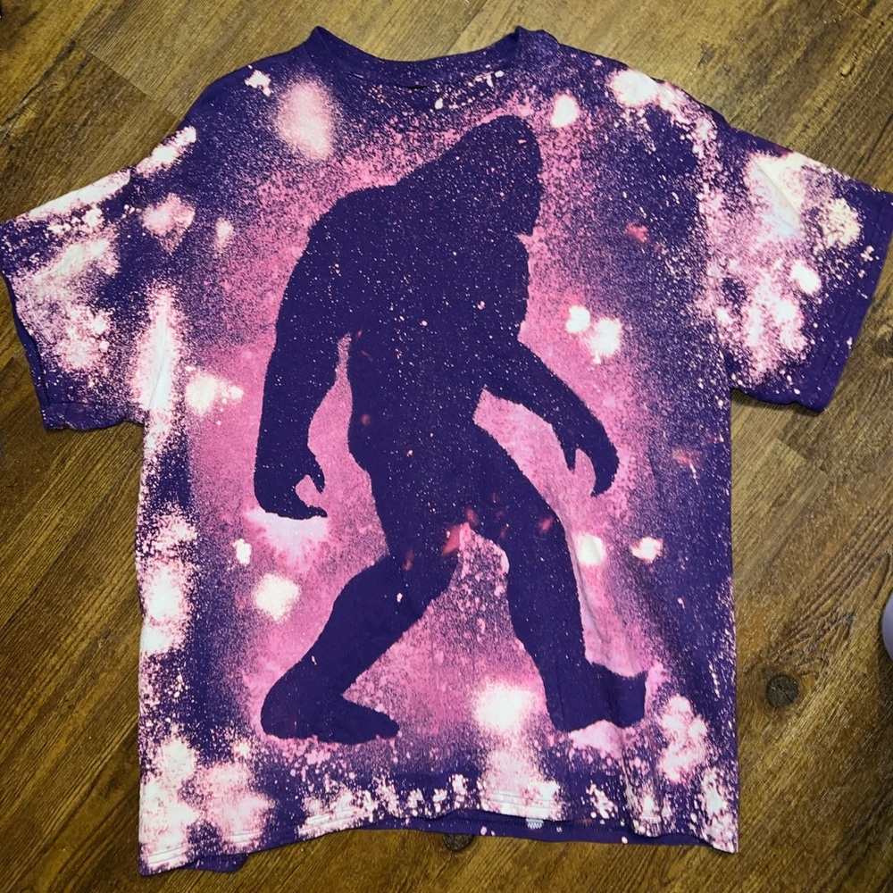 Bigfoot Silhouette Purple & Pink Cotton Retro Short Sleeve T-Shirt Size L - Picture 3 of 9
